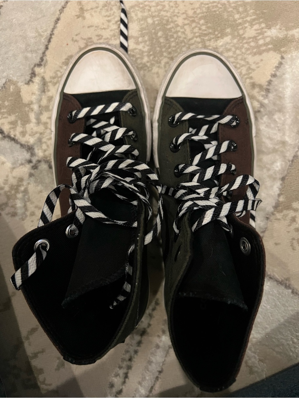 High-Top Converse Canvas Sneakers in Olive Green and Brown Platform - Size 7